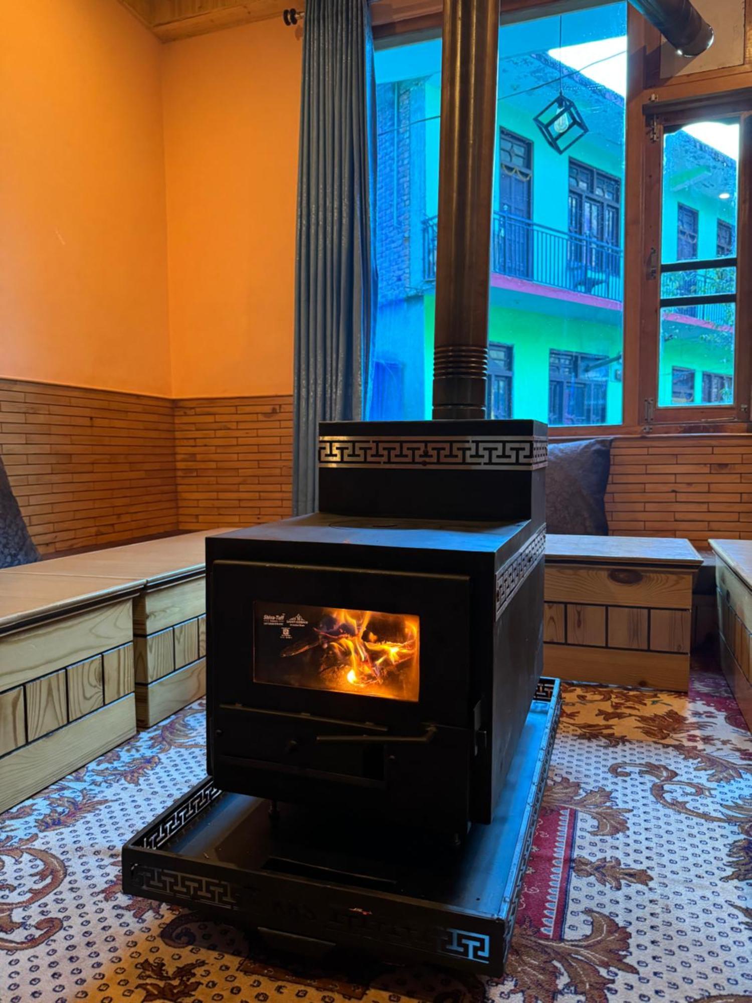 Delight Homestay Касол Екстериор снимка